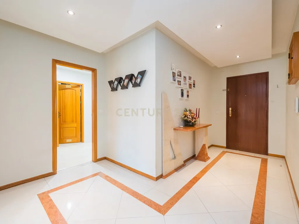 Apartamento T4 | Massamá - Image 5