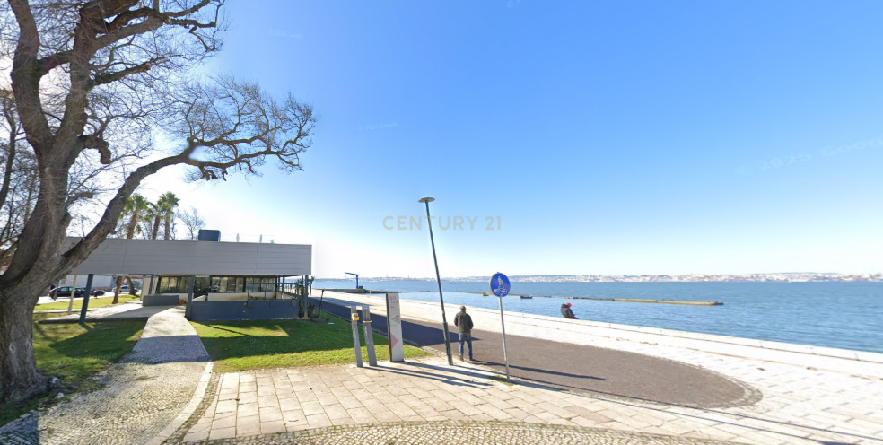 Construção de Prédio no centro do Barreiro com PIP Aprovado para Ampliação - Image 4