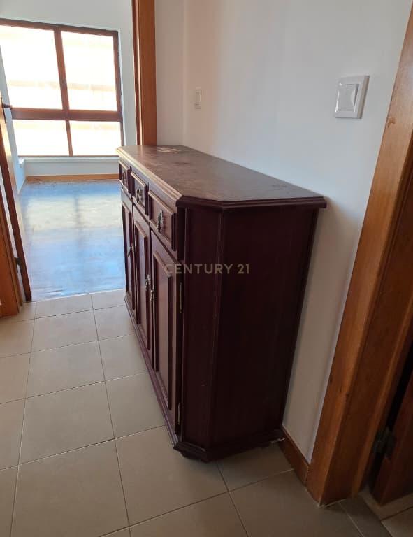 Arrenda-se apartamento T2 para 2º Andar com Elevador em Peniche edifício Berlenga. Se procura uma zona - Image 8