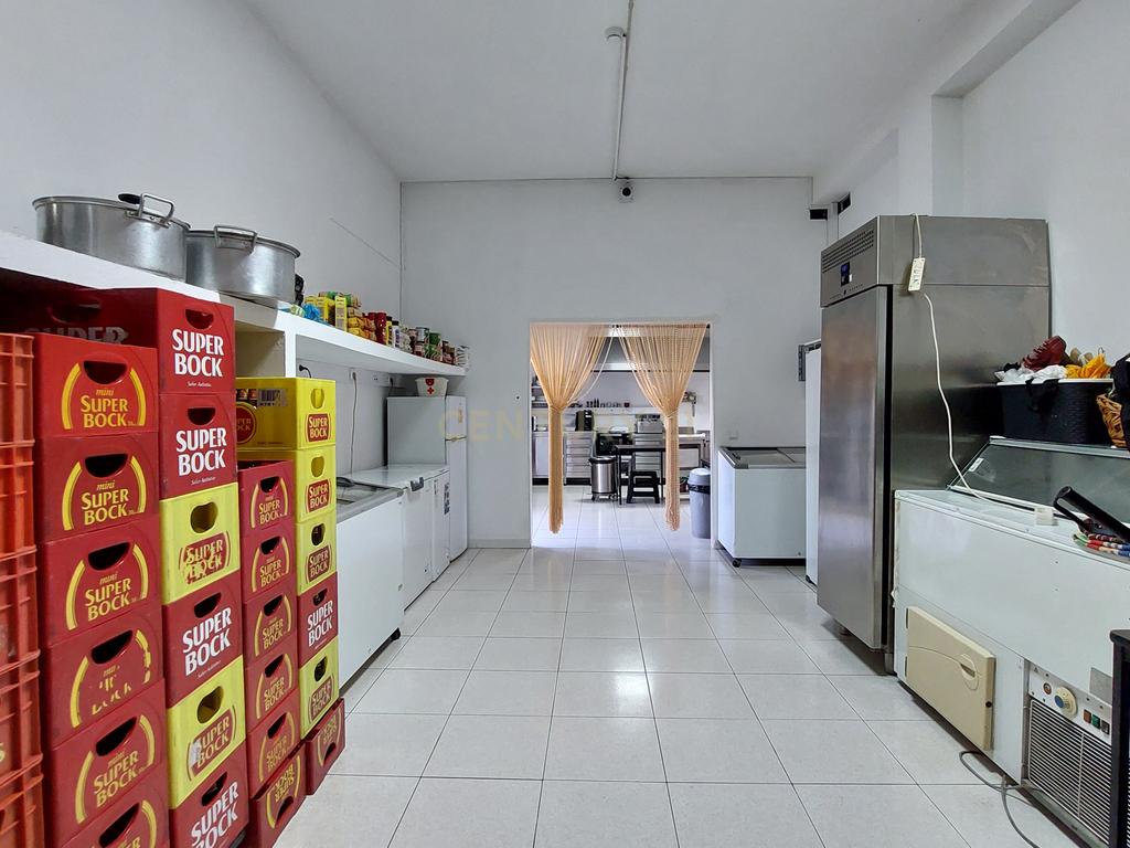 Trespasse de Café/Restaurante Totalmente Equipado | Patacão – Faro - Image 25