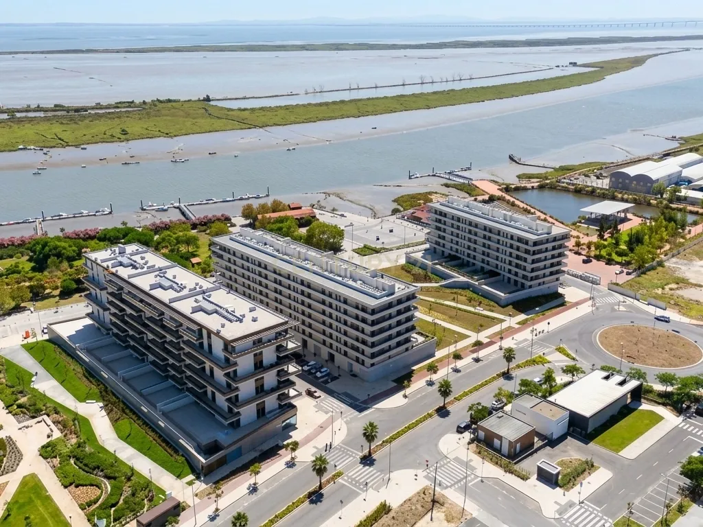 T3 com Vista Rio Tejo, Varanda de 15 m², 3 Estacionamentos no novo Bairro, Vila Rio - Image 9