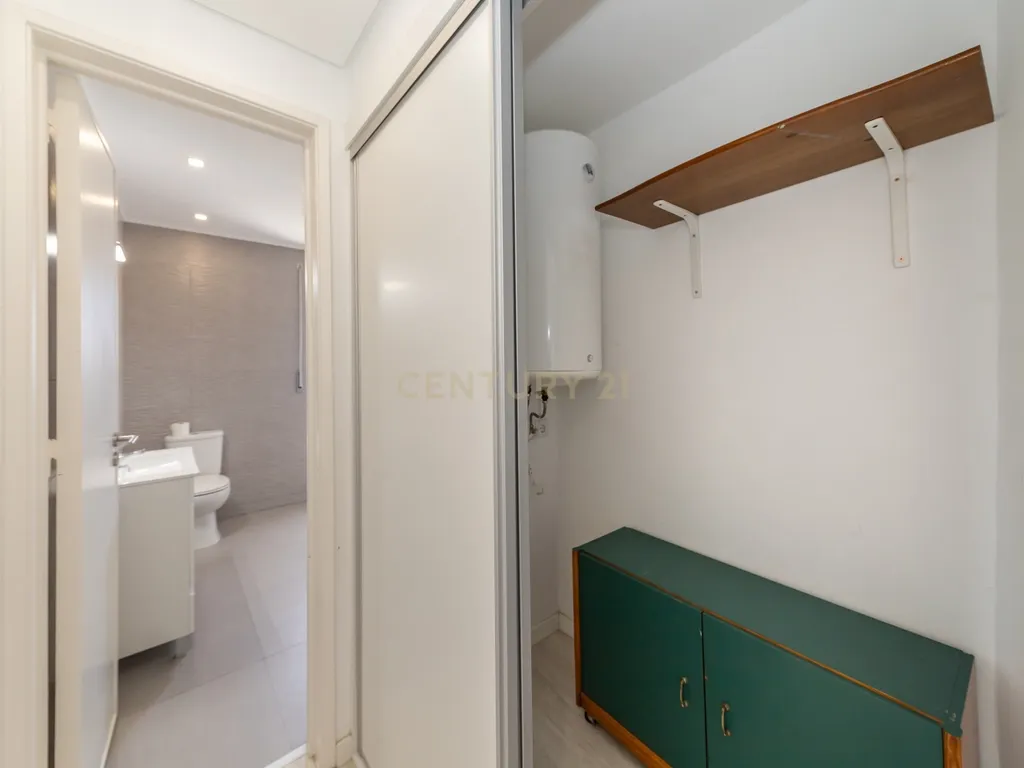 Apartamento T3 para arrendamento - 5 piso c/elevador - Amora - Image 30