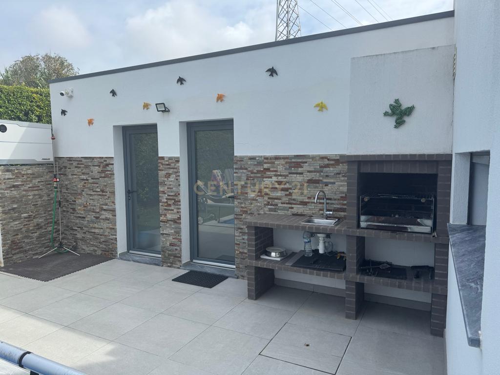 MORADIA ISOLADA na CAPARICA T4 c/ 3 SUITES, PISCINA AQUECIDA e PAINÉIS FOTOVOLTAICOS - Image 65