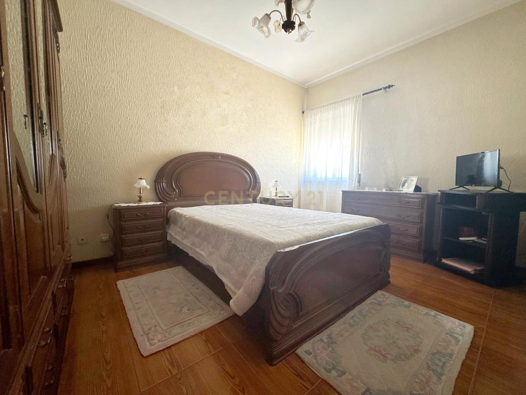 Moradia com 3 Apartamentos com área exterior em Vilela, Paços de Ferreira - Image 28