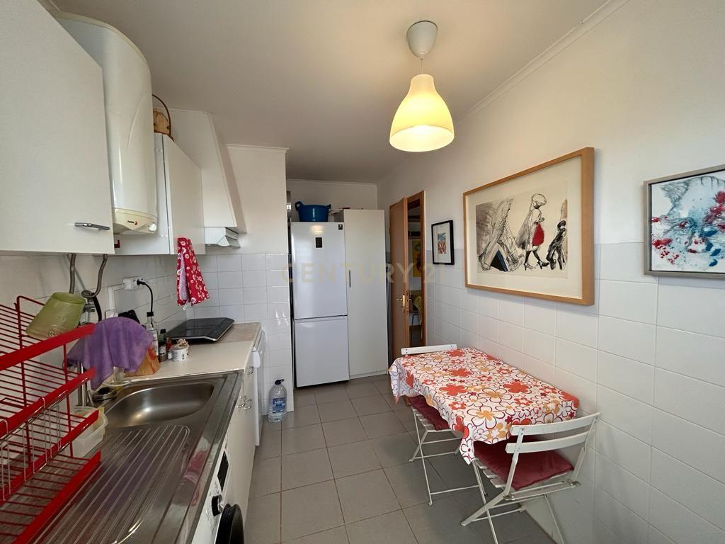 Apartamento T1 + 1 Amadora - Image 6