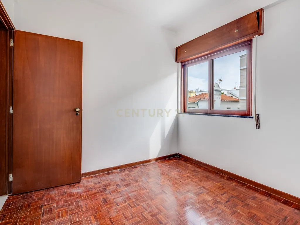 Apartamento T 4 em Faro no centro da cidade a 300m do mercado Municipal. - Image 10