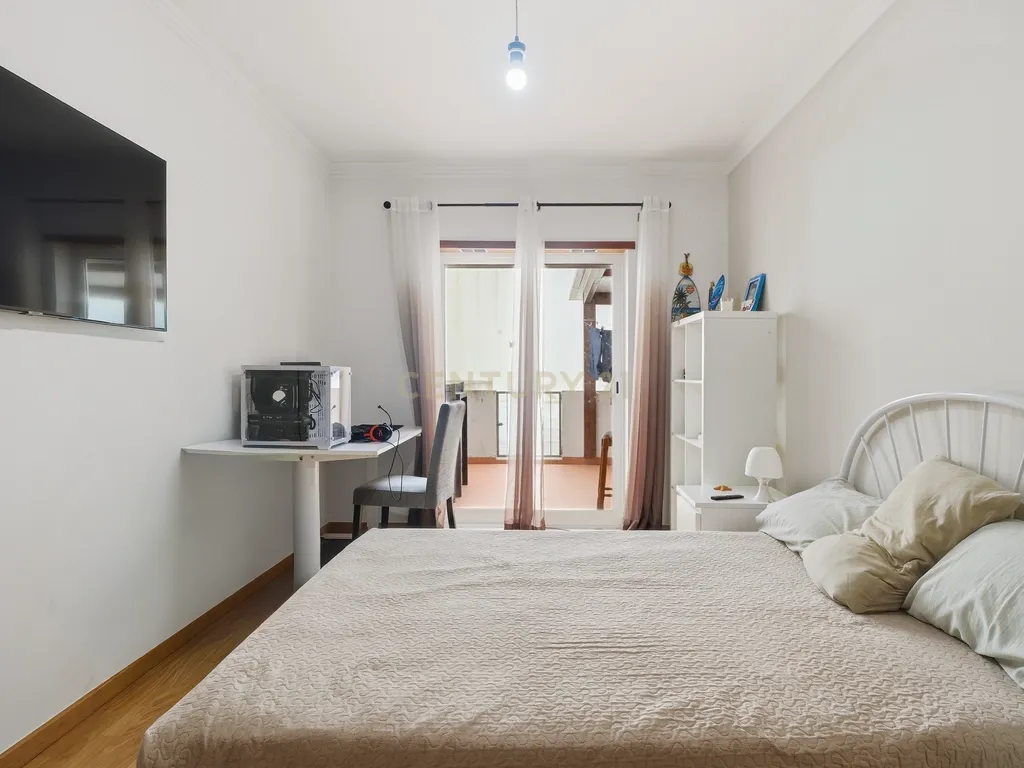 Apartamento T3 com terraço e churrasqueira – Merceana, Alenquer - Image 19