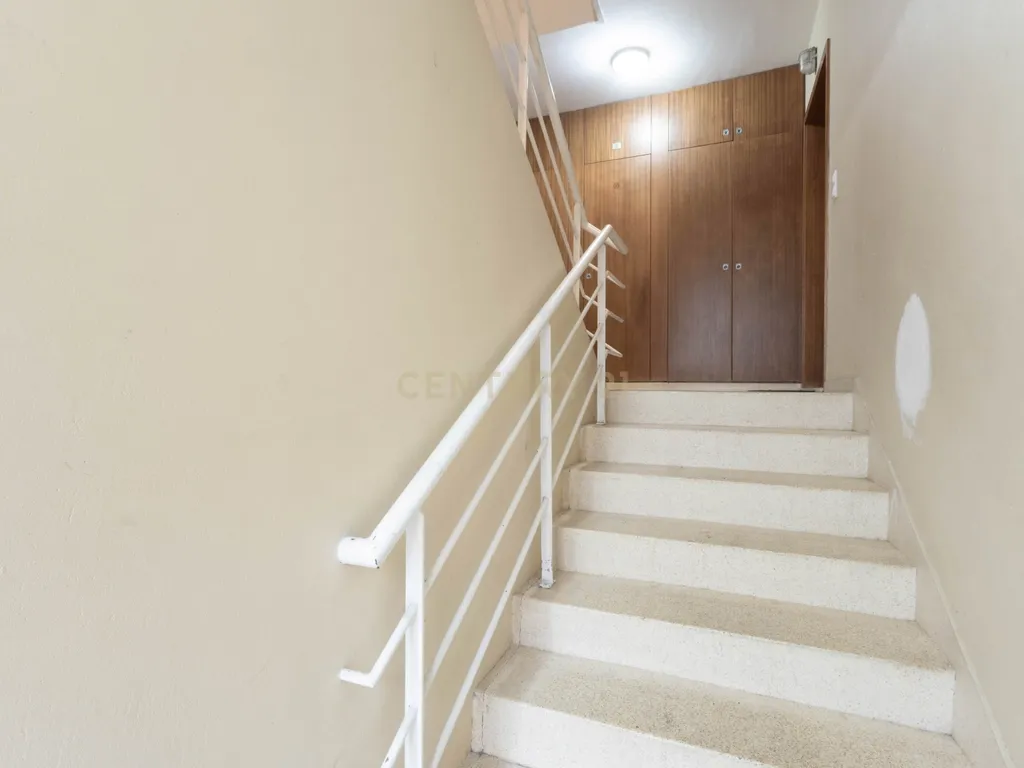 Conforto e Funcionalidade: T2 com Garagem em Ermesinde - Image 23