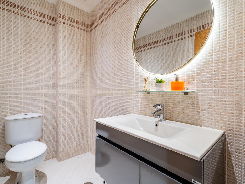 Moradia T2+1 geminada | Piscina - Garagem | Localização: Ferreiras, Centro - Image 23