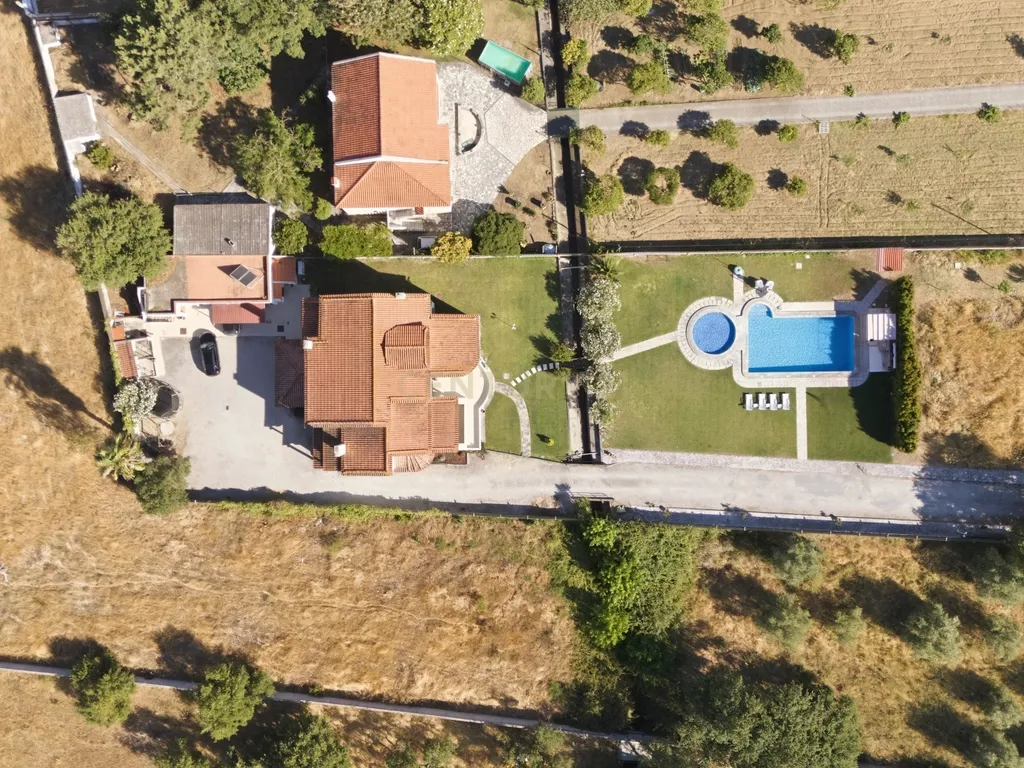 Quinta de Charme em Palmela – Renovada, Espaçosa e Pronta a Viver - Image 29