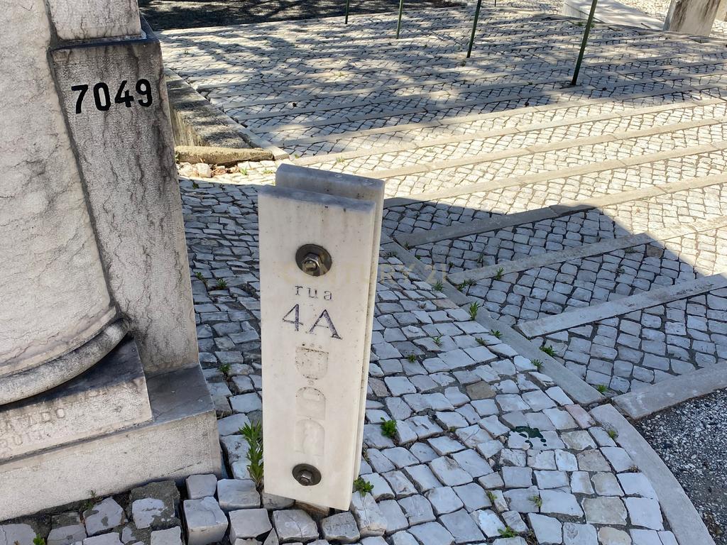 Jazigo à Venda no Cemitério dos Prazeres – Lisboa - Image 7