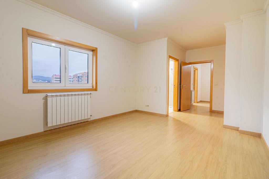 Duplex T3 em Bragança - Image 9