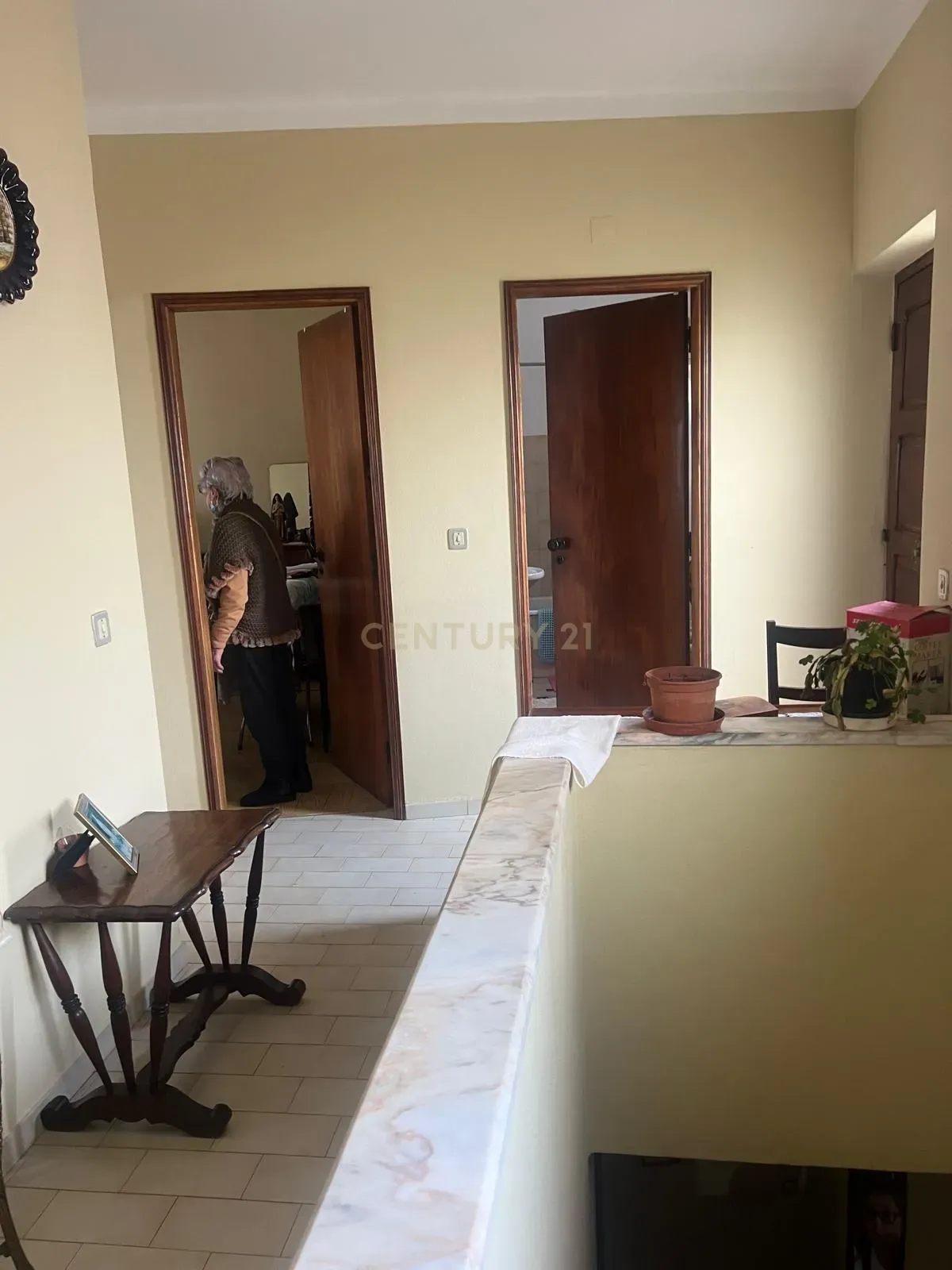Moradia Pronta a Habitar no Centro do Avelar – Terraço, Telhado Renovado e Localização Privilegiada - Image 5
