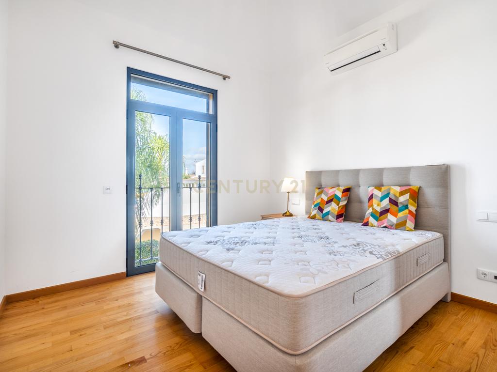 Moradia Unifamiliar de Prestígio | Quinta dos Álamos I Guia – Albufeira | T5 | Piscina | Jardim - Image 32