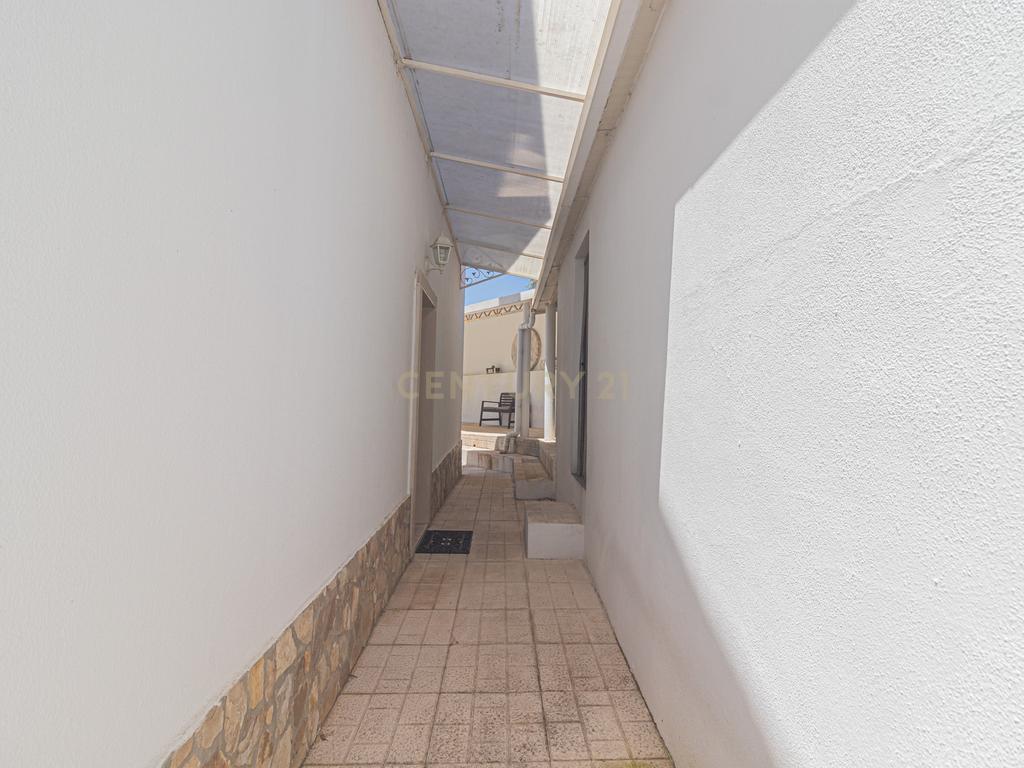 Moradia T4 em Vila Nova - Bucelas - Image 46