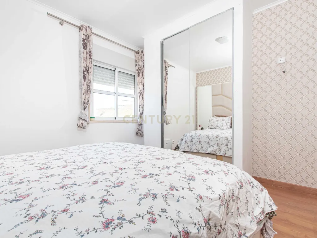 Apartamento T4 em Santa Clara - Lisboa - Image 12