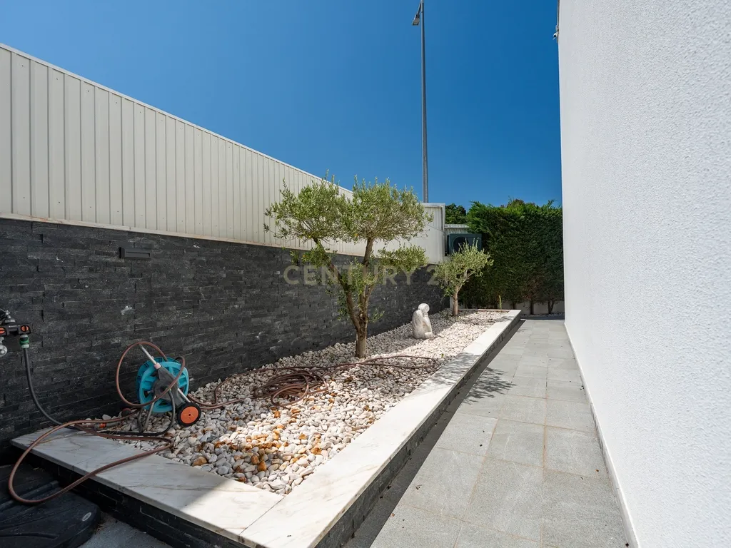 ** Moderna Moradia T4 c/ piscina e rooftop no condomínio privado "Villas do Campo" - Venda do Pinheiro ** - Image 73