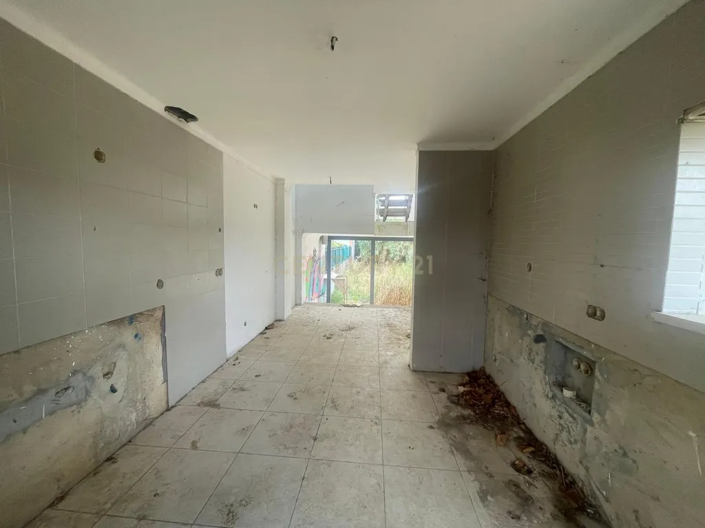 Moradia em construção no Lote de 436m2 com piscina - Meco, Sesimbra - Image 27