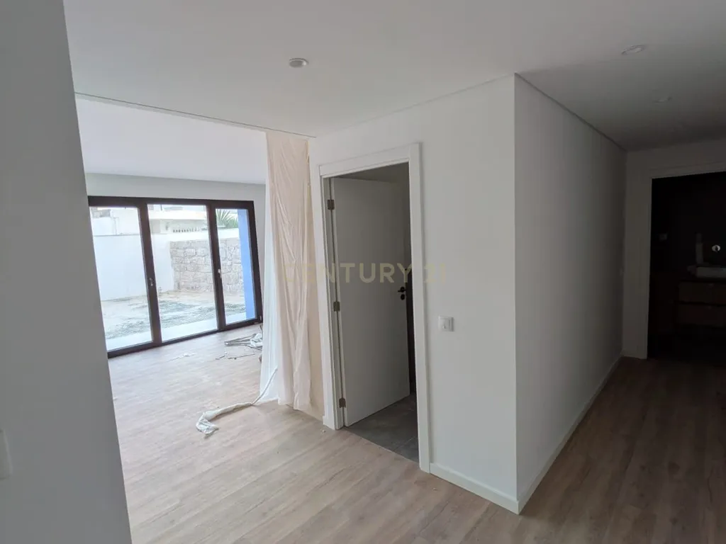 ApartamentoT2 | Campanhã | Próximo Metro - Image 6
