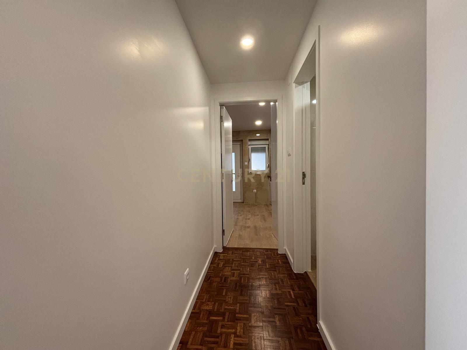 Fotografia 5 de ARRENDAMENTO - Apartamento T3, todo renovado no centro da cidade de Pombal