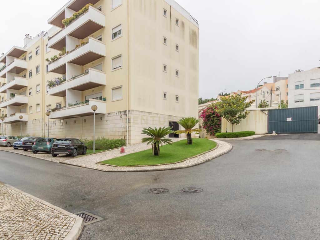 Apartamento T3 em Carnaxide – Arrendamento em Condomínio Privado - Image 7
