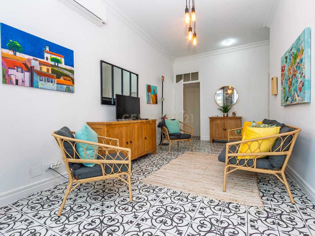 Casa Renovada com Vista para a Cidade em Ponta Delgada - Image 30