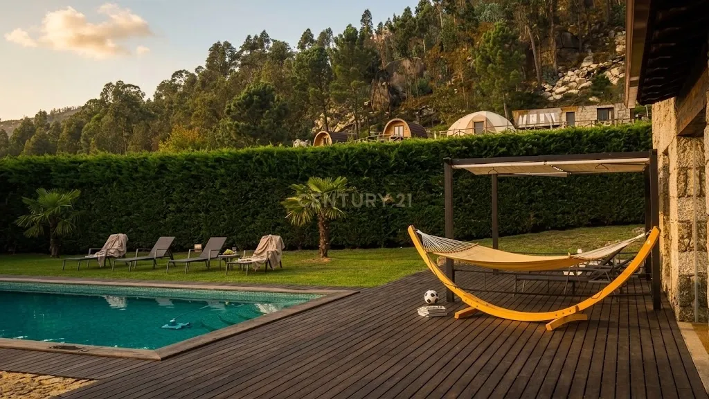 Magnífica Moradia Térrea em Pedra com Piscina e campo futebol no Gerês - Image 5