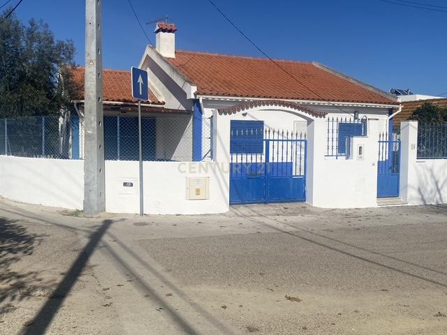 Moradia Azeitão para arrendamento - Image 1