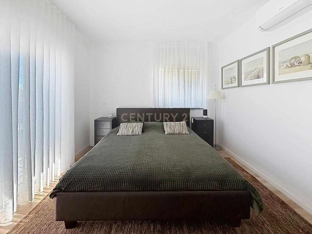Moradia isolada com amplo terreno de 1.350 m², junto a Alcobaça - Image 54