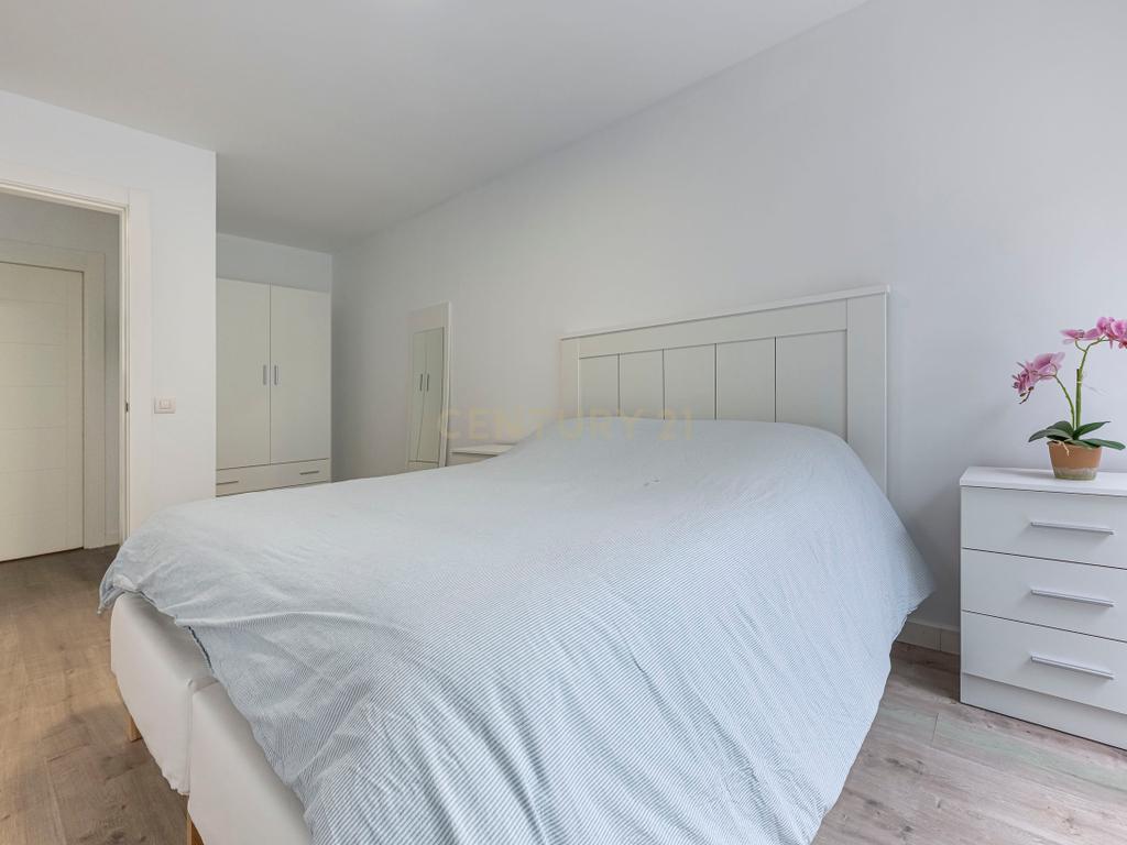 Moradia de Luxo a 500 Metros da Praia - Image 37