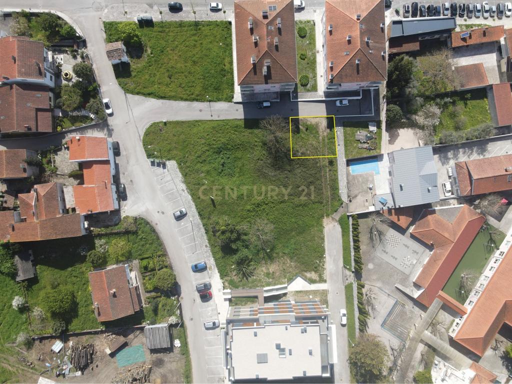 Lote de terreno urbano destinado á construção de prédio - Lousã - Image 1