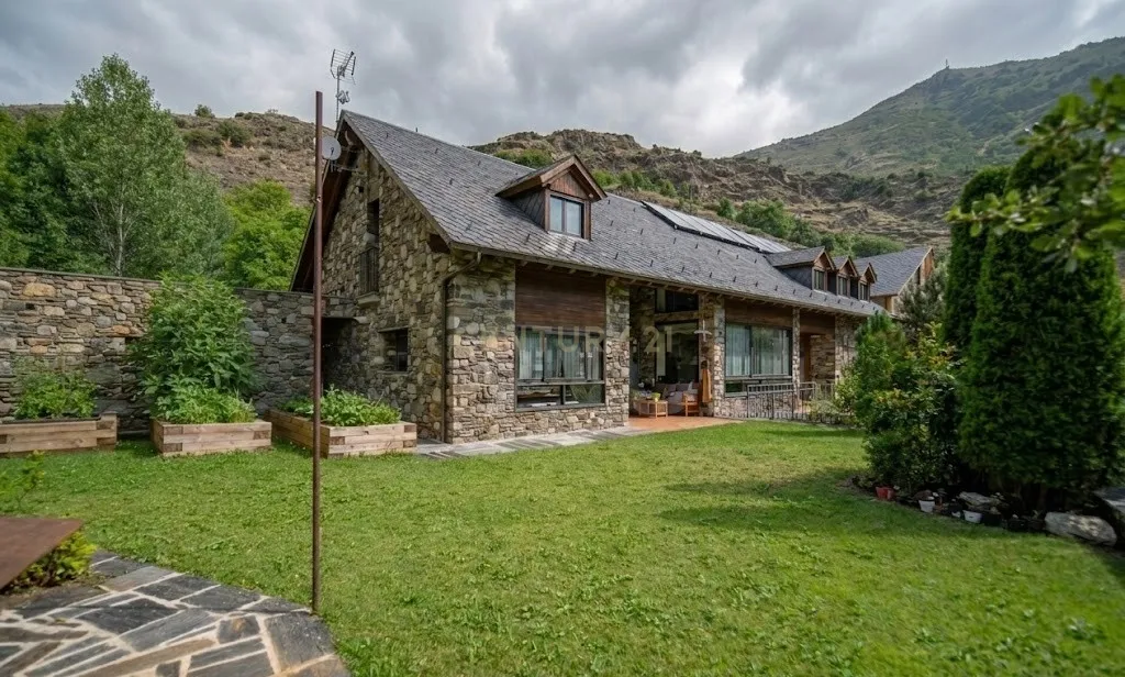 Casa à venda em Esterri d’Àneu. - Image 1