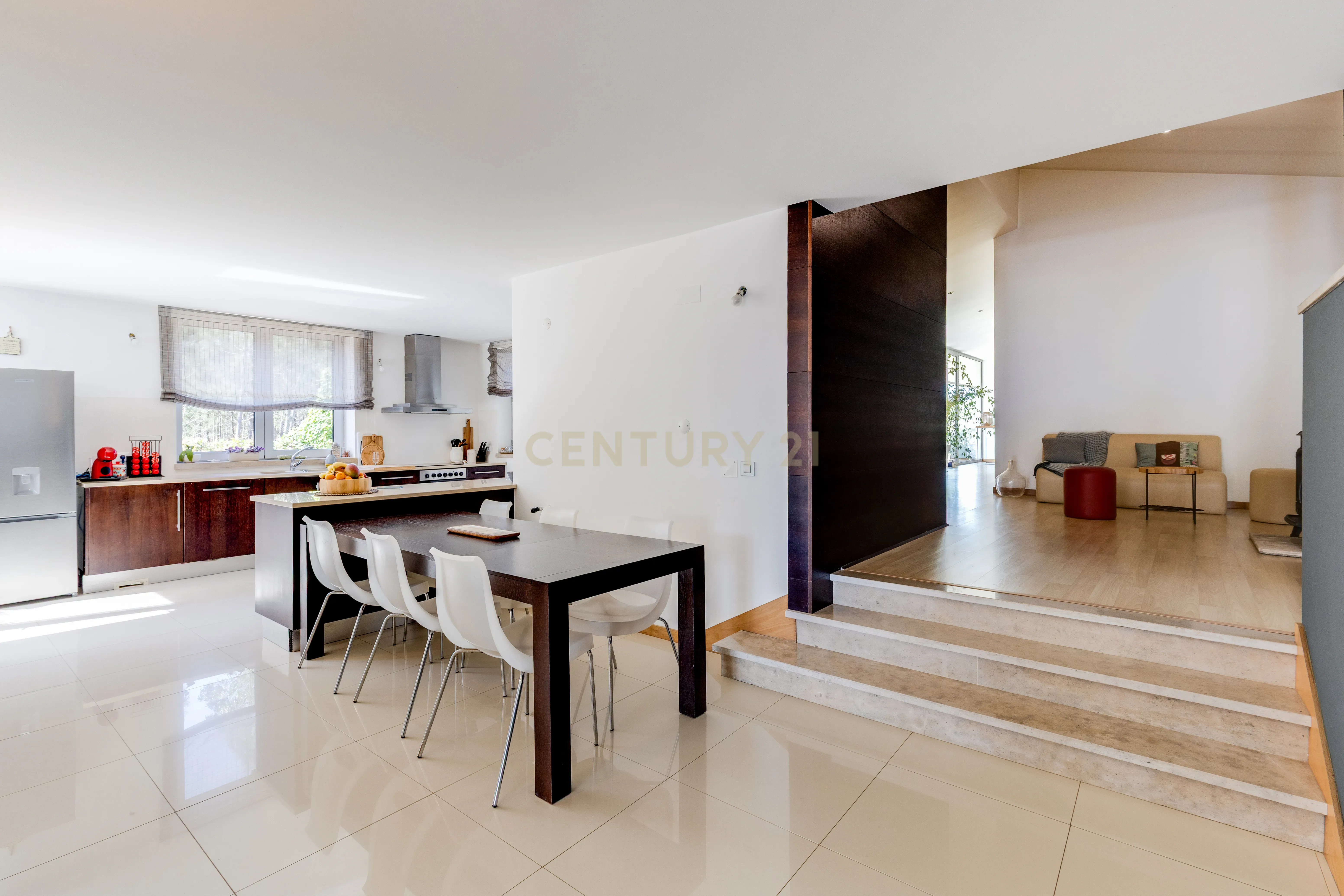 Fotografia 12 de MORADIA T4 COM ARQUITETURA MODERNA EM CARREGUEIRO, POMBAL