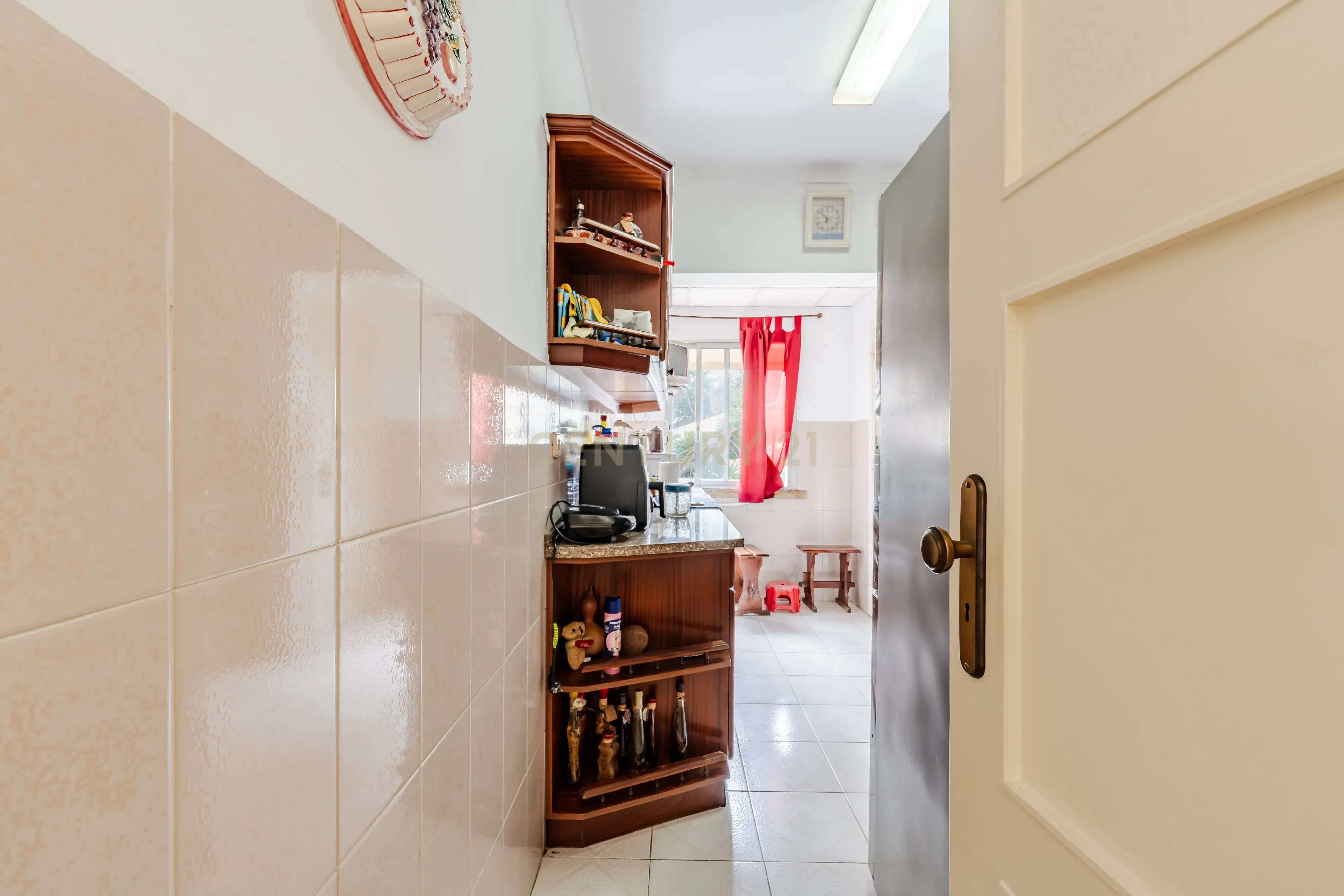 Fotografia 10 de PRÉDIO PARA REABILITAÇÃO - EXCELENTE OPORTUNIDADE DE INVESTIMENTO NA BRANDOA – AMADORA