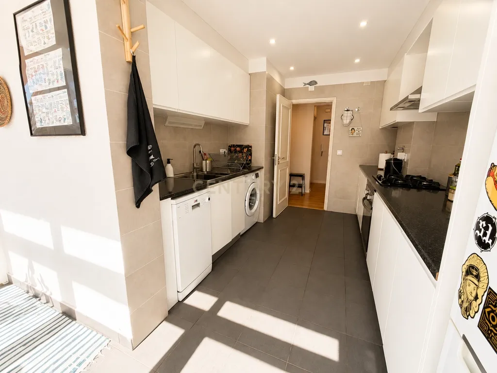 Apartamento T2 Renovado | Fontainhas | Cascais - Image 14
