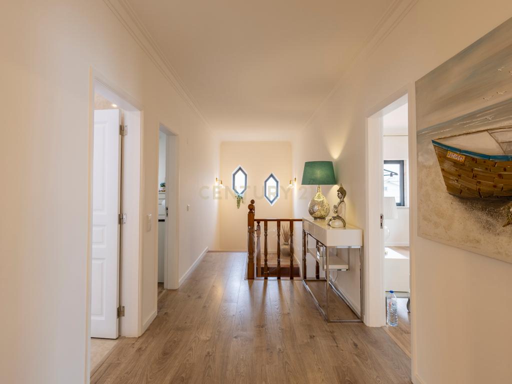 Moradia de Sonho na Charneca da Caparica – Elegância, Conforto e Localização Privilegiada - Image 75