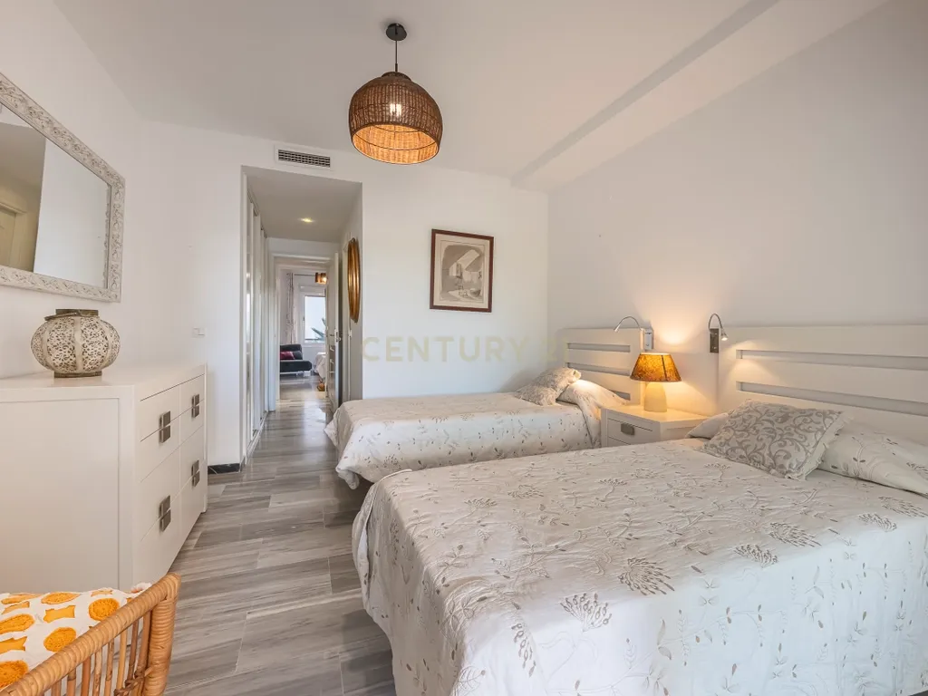 Apartamento exclusivo de 2 quartos no coração de Puerto Banús - Image 12
