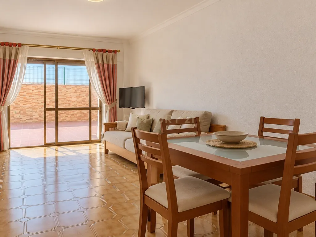 Apartamento T1 com Terraço, Sto António Caparica - Image 1