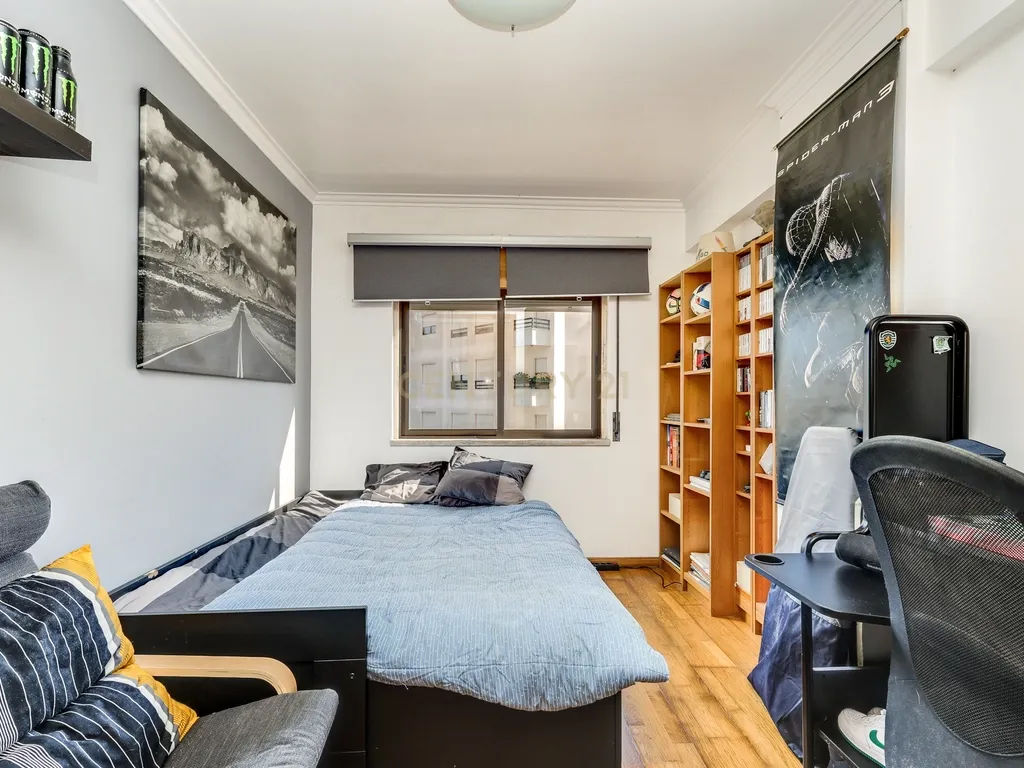 Apartamento T2 em Monte Abraão 97m², Varanda e Lareira - Image 14