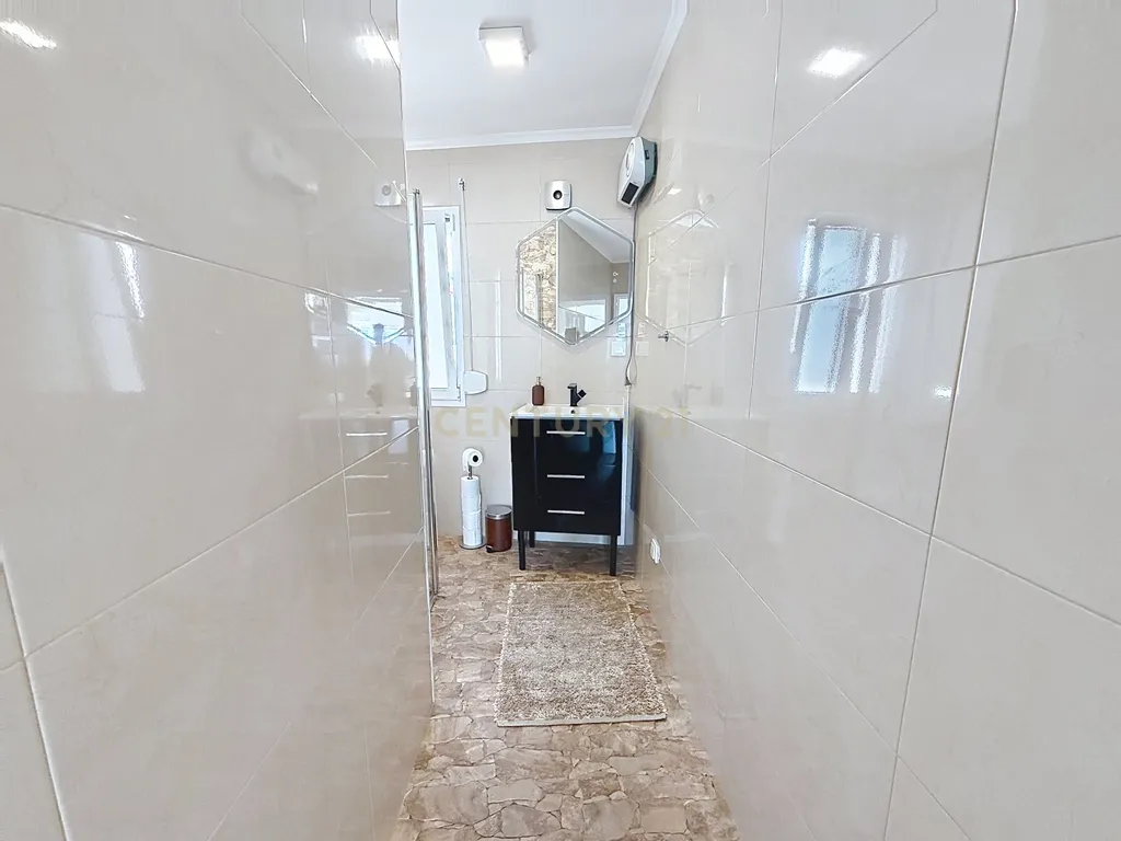 Apartamento T2 para Arrendamento | Vista Mar | Pederneira, Nazaré - Image 16