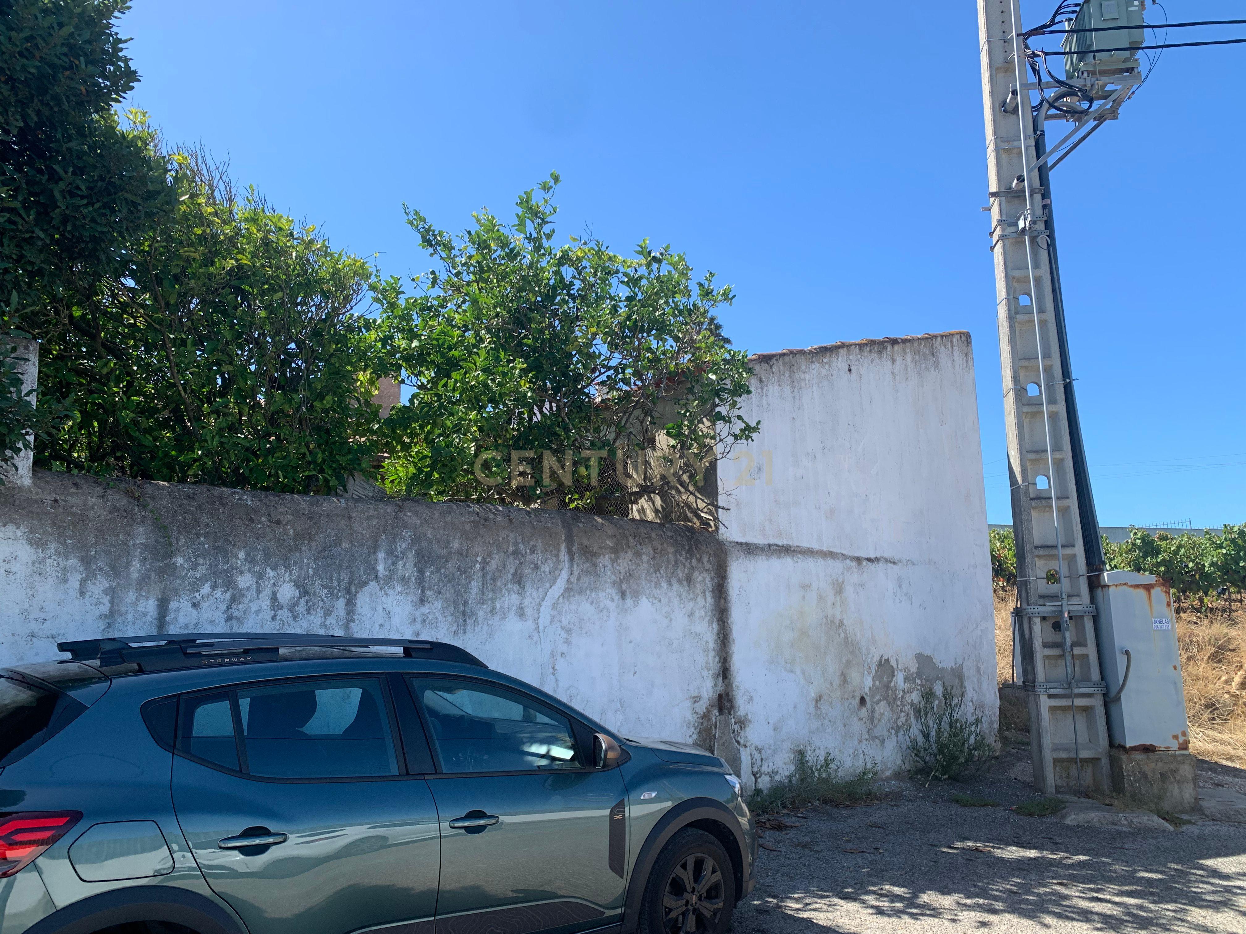 Fotografia 11 de Moradia para reconstrução | 396 m² | Lote 529 m² | Freiria, Torres Vedras