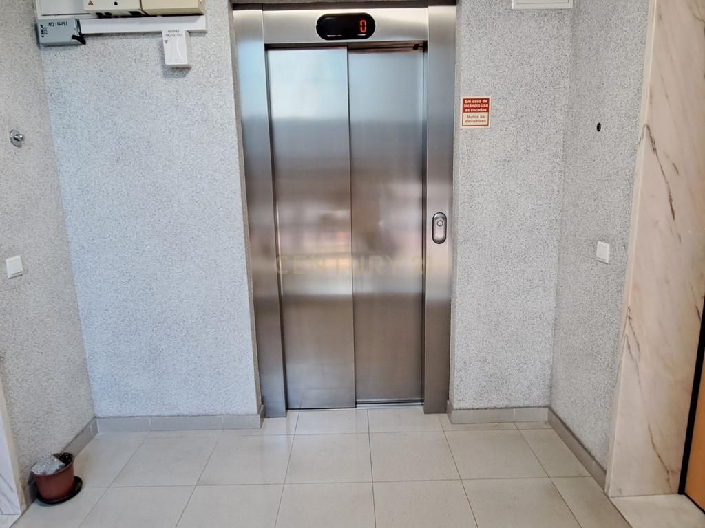 Apartamento T2 com arrecadação e lugar de garagem no Montijo. - Image 17