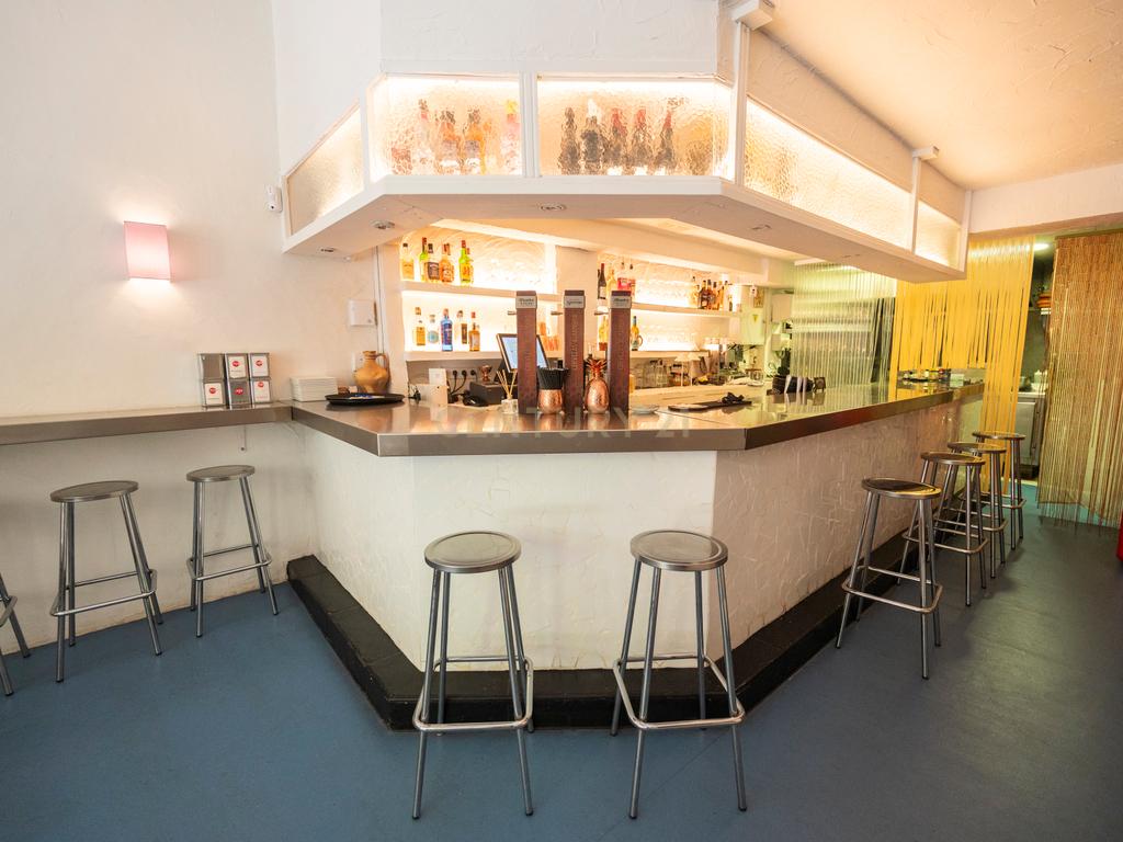 Bar/Restaurante Renovado em Eivissa com Excelente Localização - Image 1