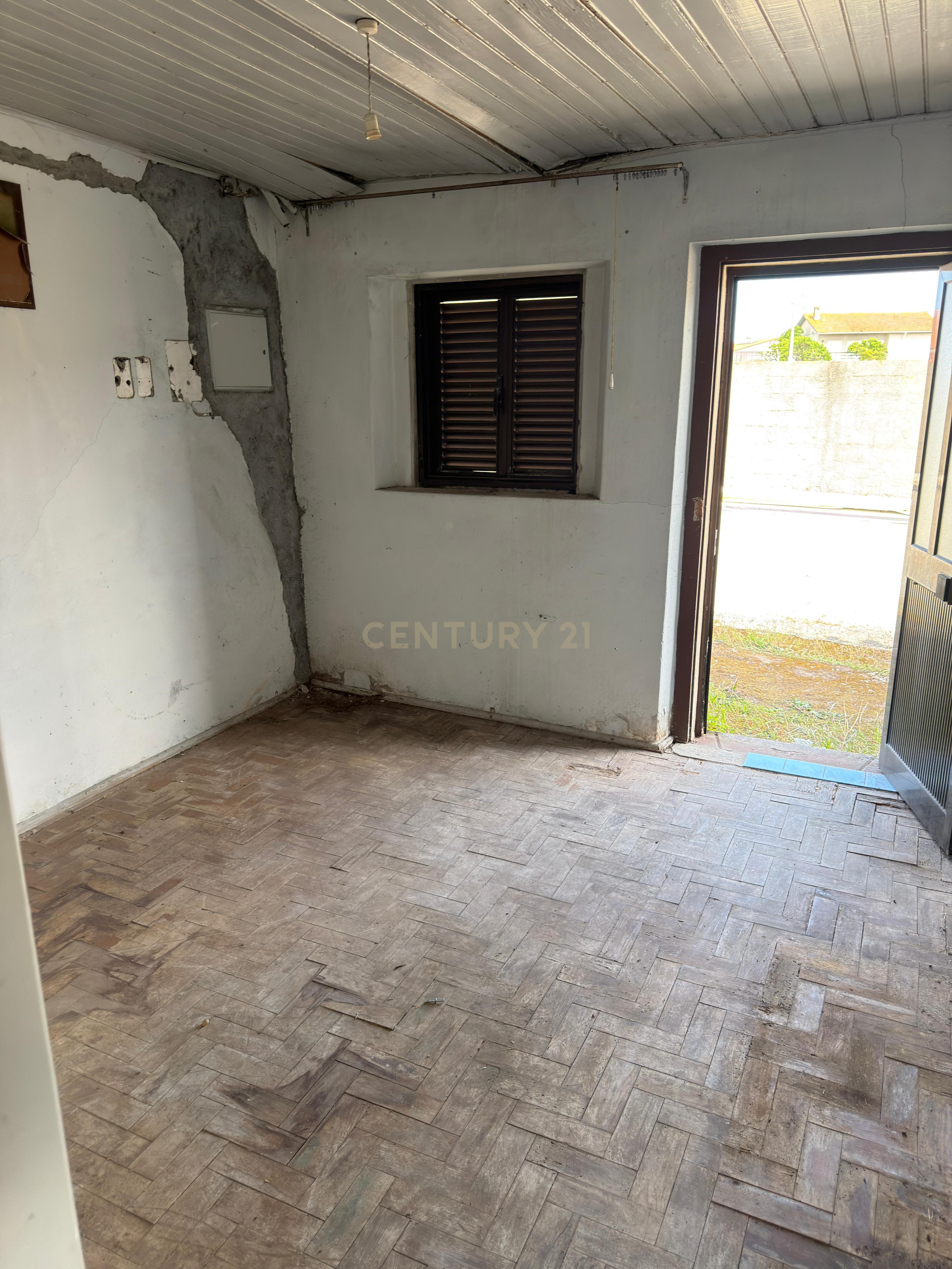 Fotografia 9 de Moradia T7 com Enorme Potencial em Lote Total de 5.611 m²
