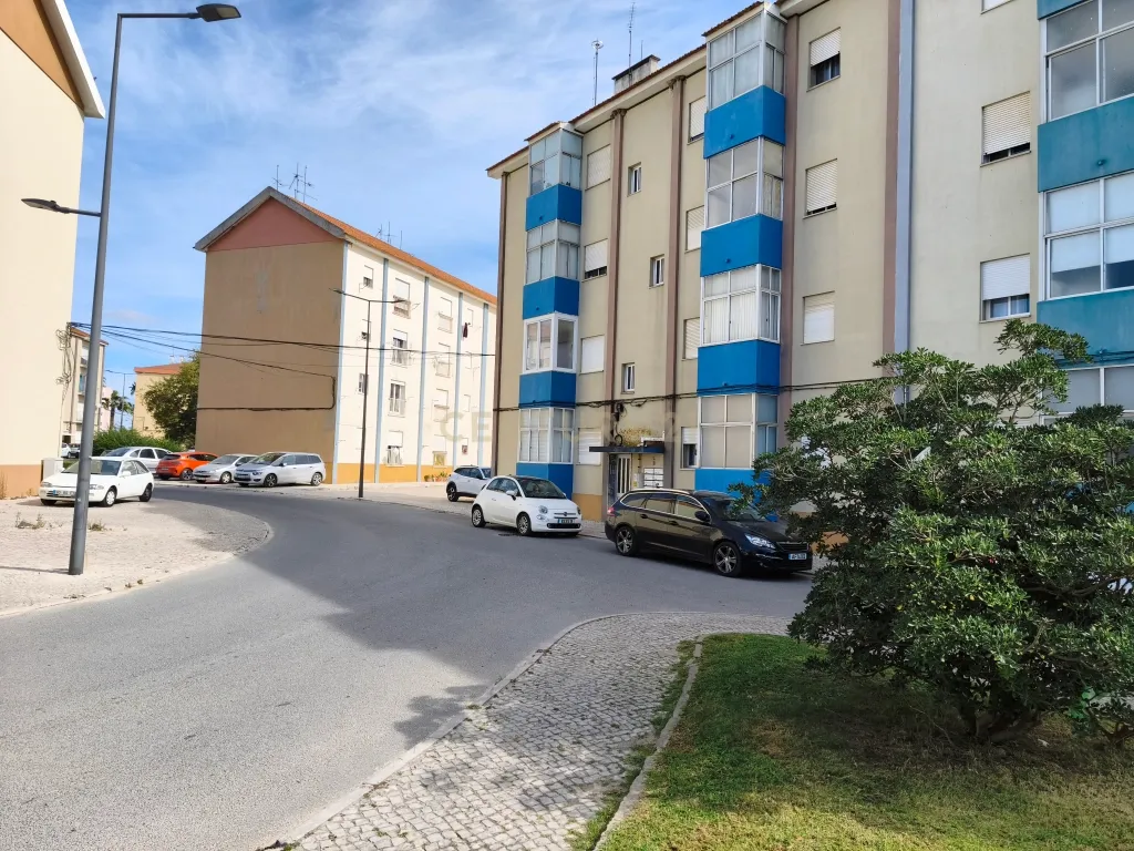 Apartamento de 3 assoalhadas Montijo - Bairro das Barreiras - Image 1
