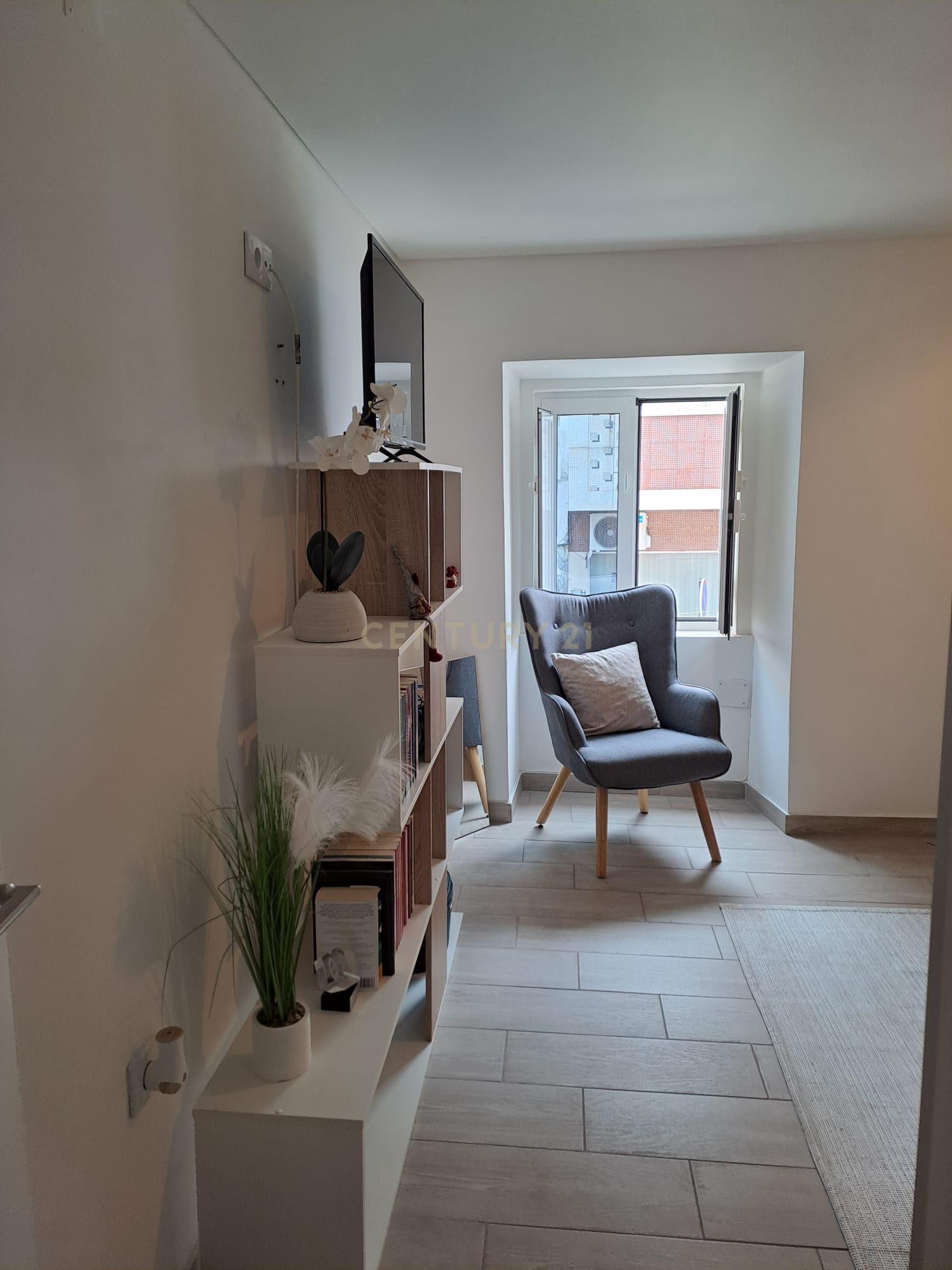 Apartamento T2 remodelado  no centro da Cidade do Montijo - Image 5