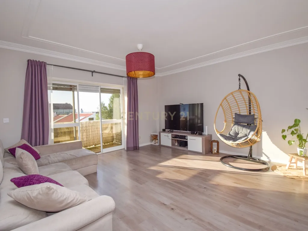Apartamento T3 com garagem, em São Domingos de Rana, Cascais, - Image 4