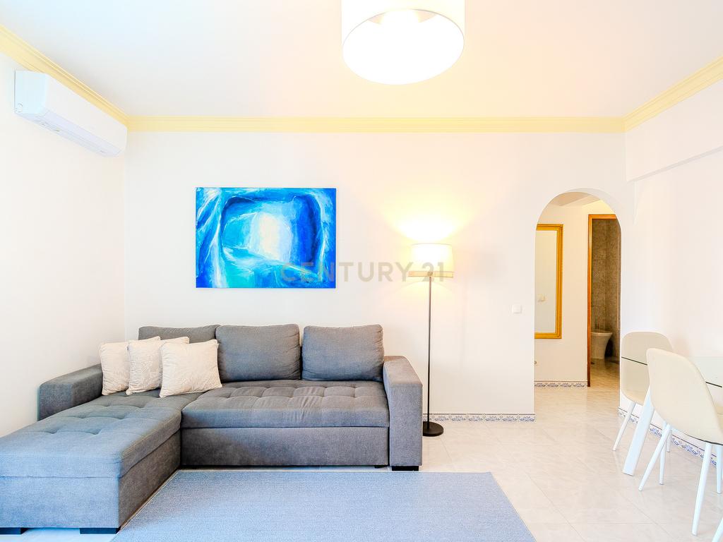 Apartamento T1 em Quarteira - Perto da Praia e Centro - Image 2