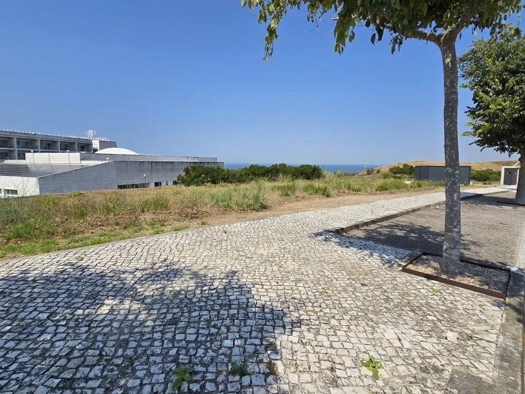 710 m² de Exclusividade num Novo Condomínio na Aldeia dos Capuchos. - Image 13