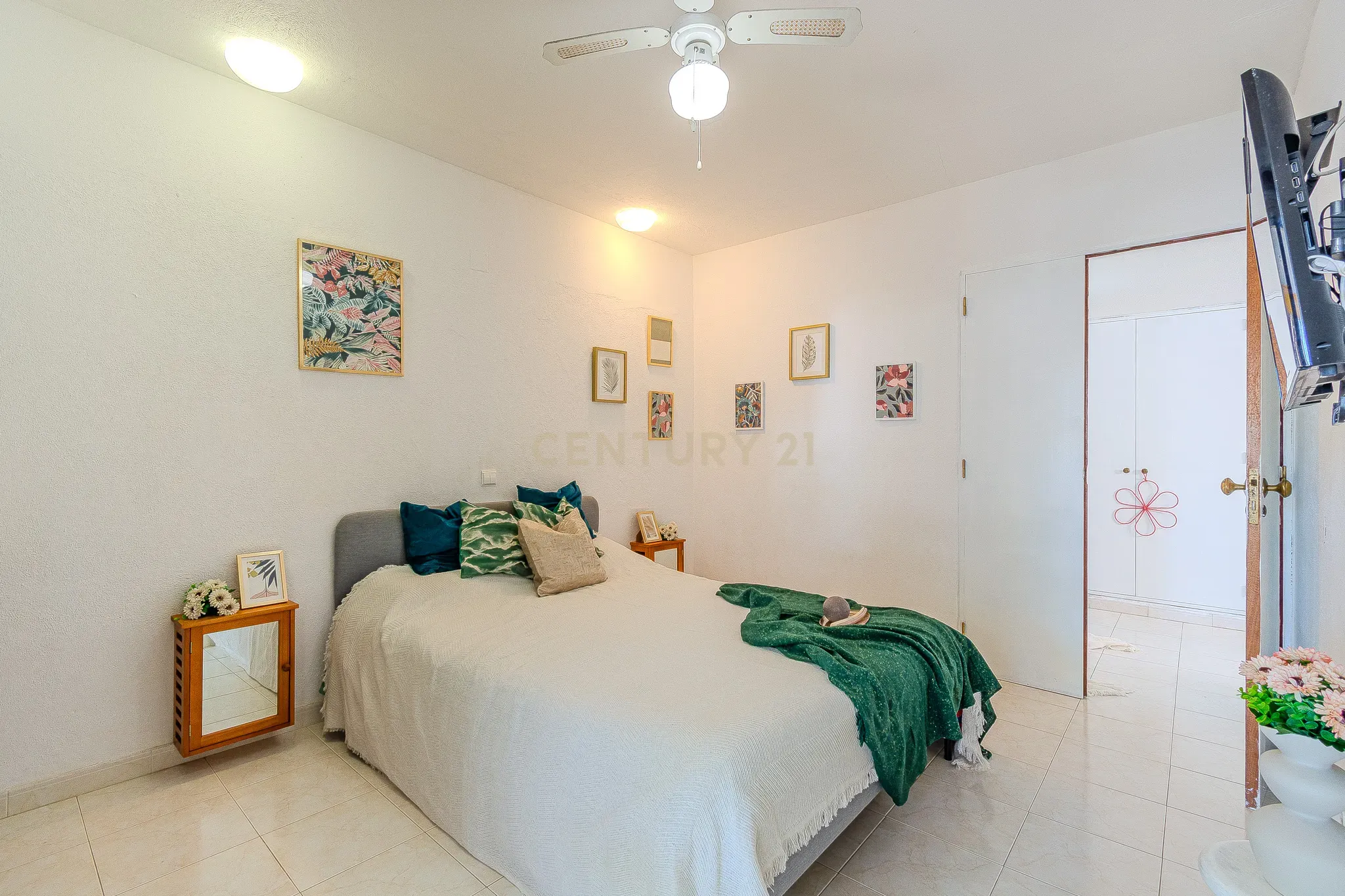 Apartamento T0+1 em Condomínio Fechado – Perto da Praia da Falésia, Albufeira! - Image 14
